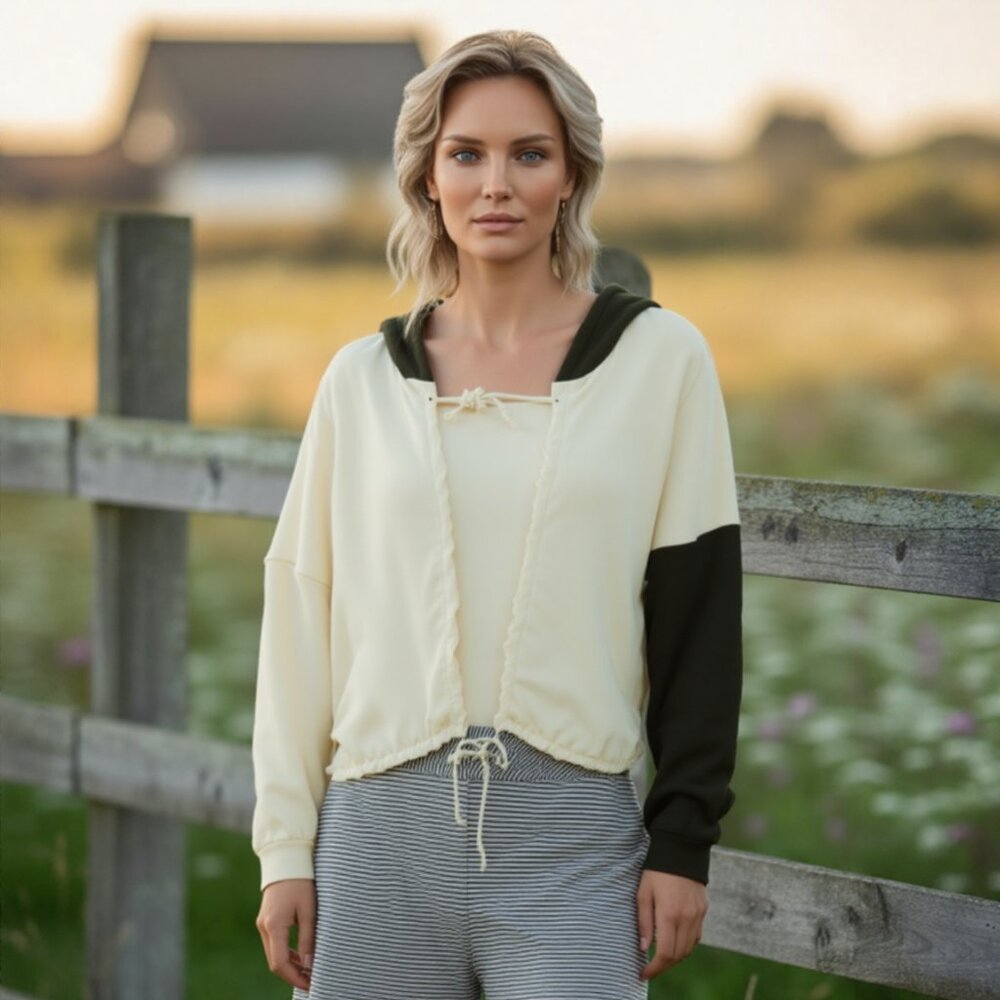 Solely Women’s Cream Green Brown Hoodie L/XL NWT